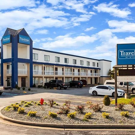 Travelodge By Wyndham Fort Wayne North Екстериор снимка