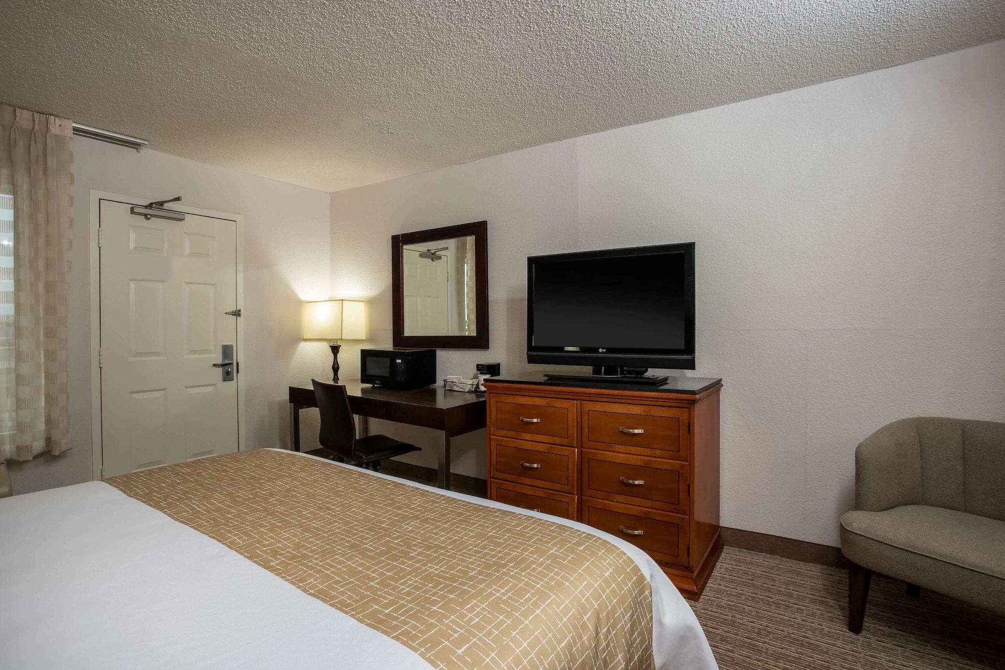Travelodge By Wyndham Fort Wayne North Екстериор снимка