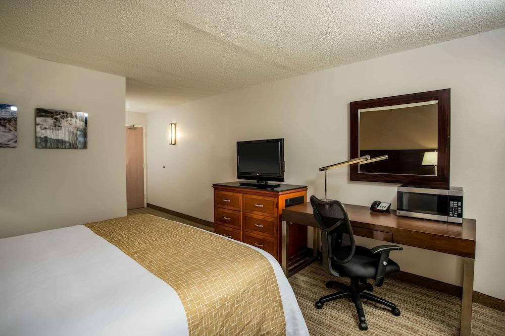 Travelodge By Wyndham Fort Wayne North Екстериор снимка