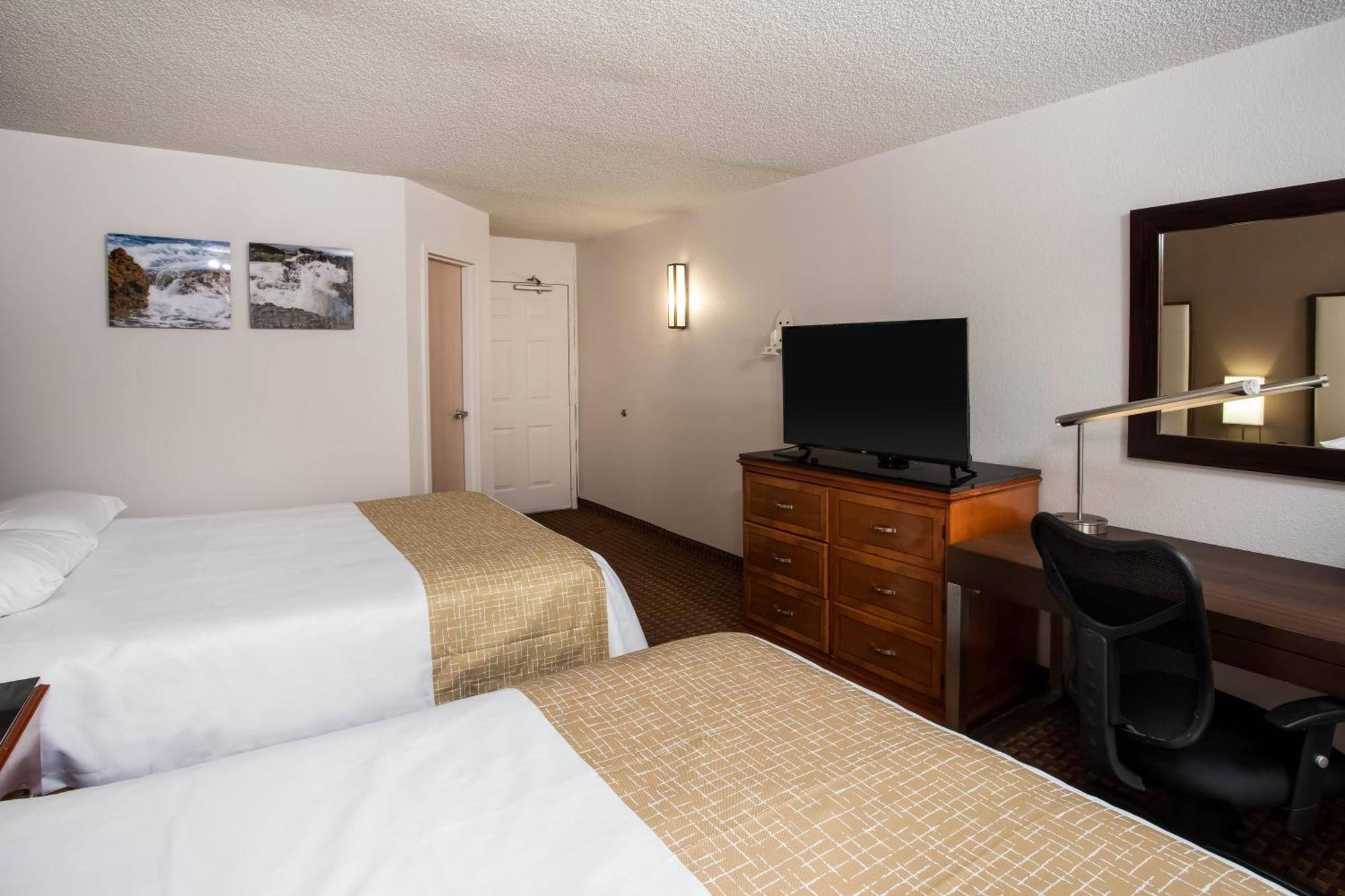 Travelodge By Wyndham Fort Wayne North Екстериор снимка