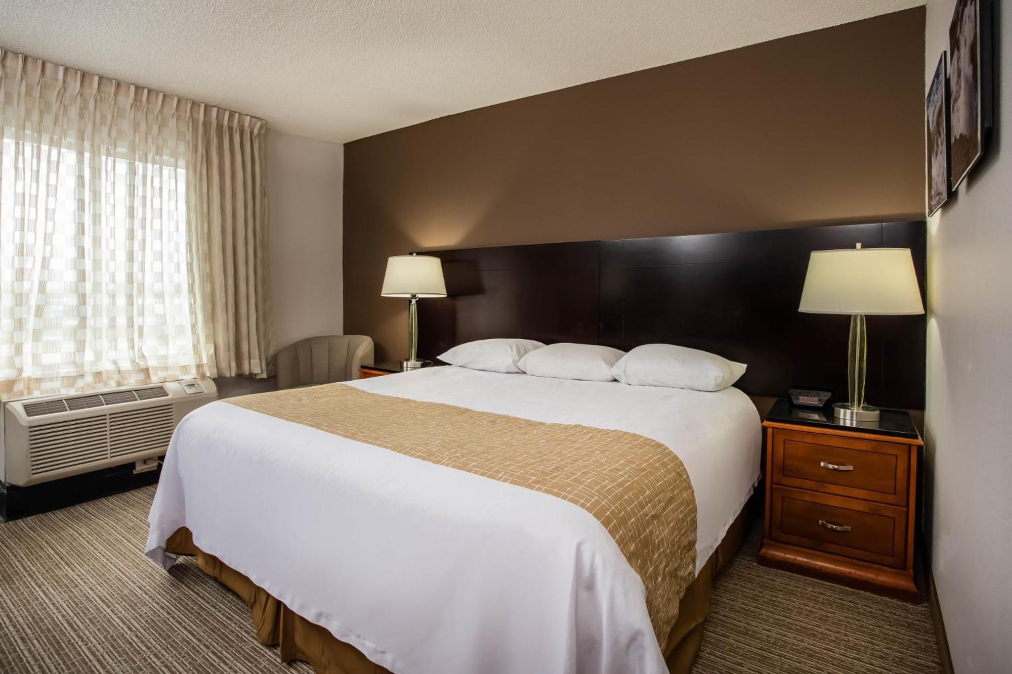 Travelodge By Wyndham Fort Wayne North Екстериор снимка