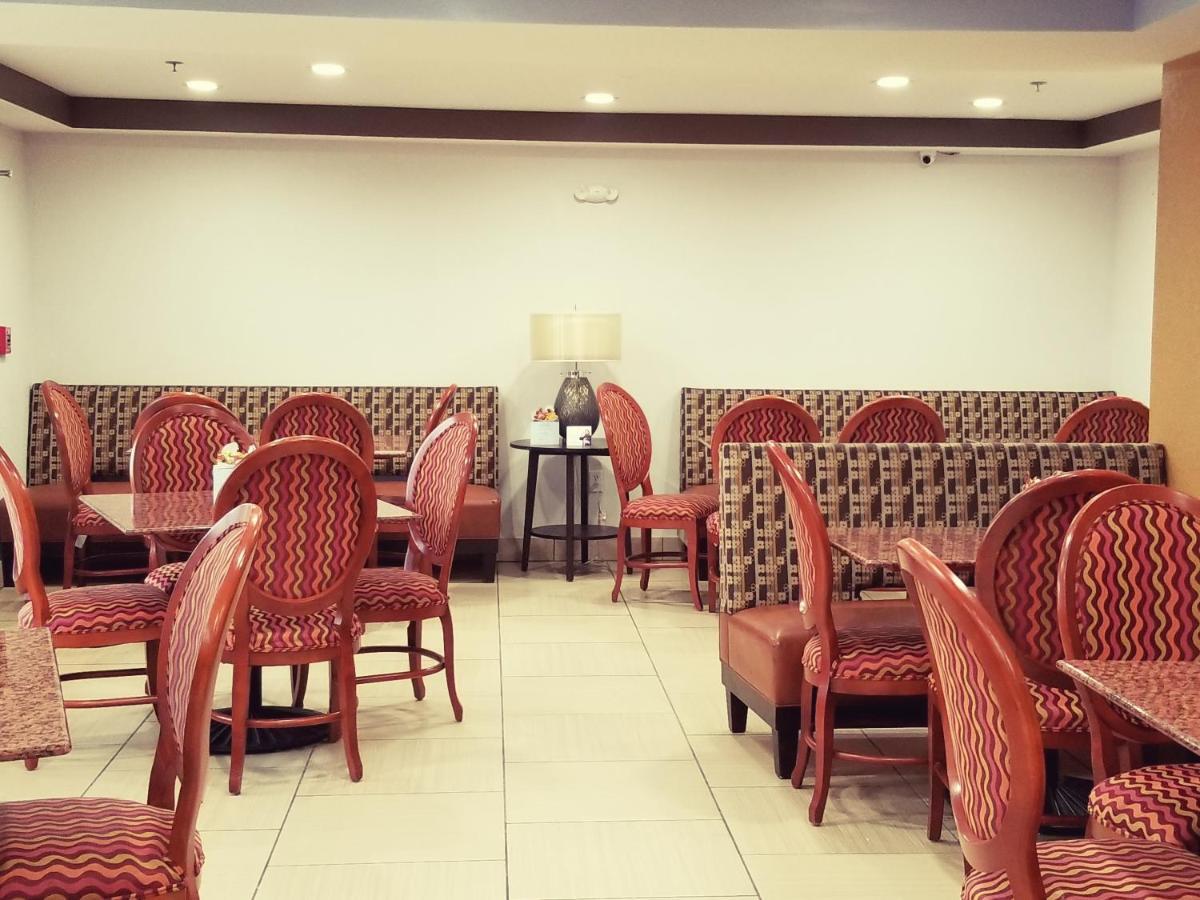 Travelodge By Wyndham Fort Wayne North Екстериор снимка